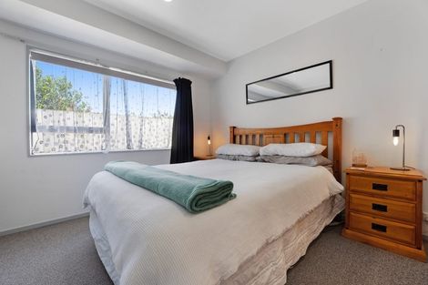 Photo of property in 16 O'sullivan Place, Waiuku, 2123