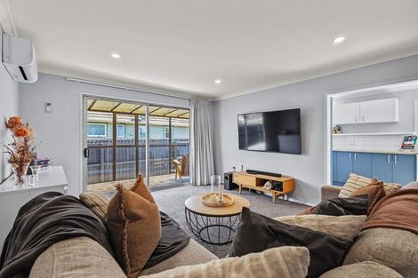 Photo of property in 61 Dunedin Street, Redwood, Christchurch, 8051