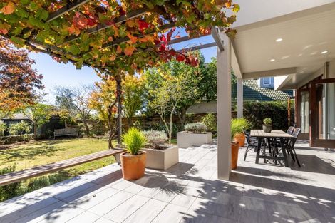Photo of property in 1a Gillean Street, Havelock North, 4130