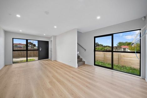 Photo of property in 25 Crawford Avenue, Mangere Bridge, Auckland, 2022