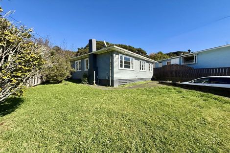 Photo of property in 17 Karaka Street, Wainuiomata, Lower Hutt, 5014