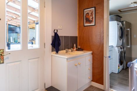 Photo of property in 1 Vogel Street, Woodville, 4920