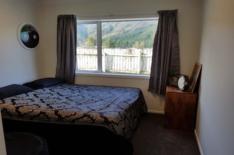 Photo of property in 31b Grimsby Grove, Wainuiomata, Lower Hutt, 5014