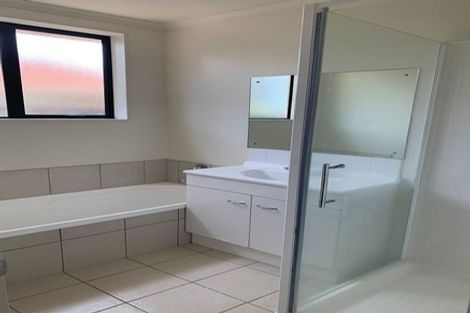 Photo of property in 30 Magnolia Drive, Waiuku, 2123