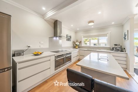 Photo of property in 32 Birdwood Road, Waterloo, Lower Hutt, 5011