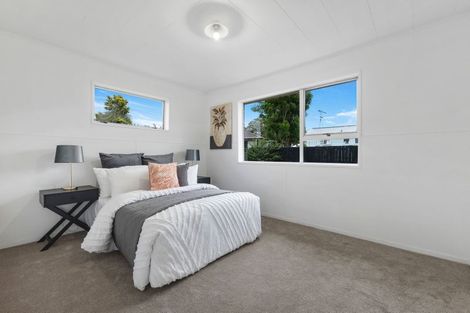 Photo of property in 92 Kayes Road, Pukekohe, 2120