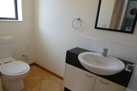 Photo of property in 2 Pickering Street, Kaiwharawhara, Wellington, 6035