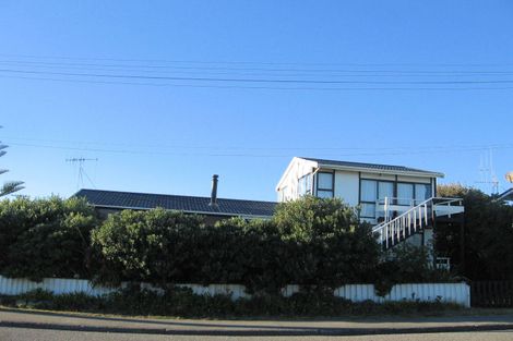 Photo of property in 2a Marine Parade, Otaki Beach, Otaki, 5512