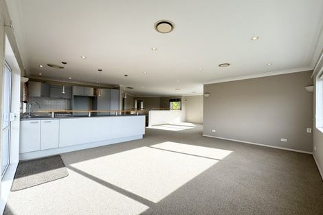 Photo of property in 21a Madison Place, Forrest Hill, Auckland, 0620
