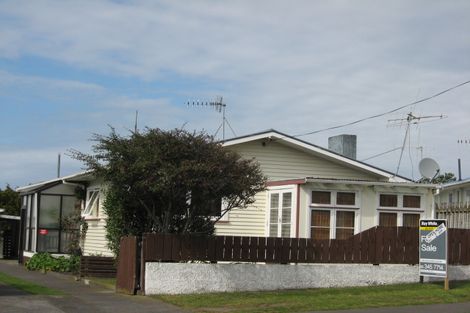 Photo of property in 29 Lee Street, Castlecliff, Whanganui, 4501