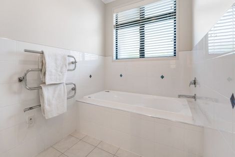 Photo of property in 44 Grace James Road, Pukekohe, 2120