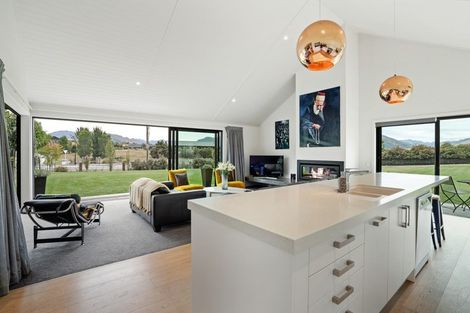 Photo of property in 4 Hidden Hills Drive, Wanaka, 9305