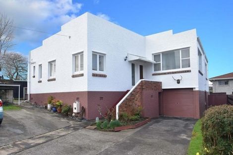 Photo of property in 67 Forrest Hill Road, Milford, Auckland, 0620