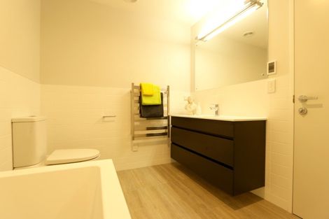 Photo of property in 5e Melia Place, Stanmore Bay, Whangaparaoa, 0932