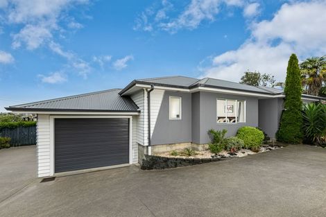 Photo of property in 48 Makora Road, Massey, Auckland, 0614
