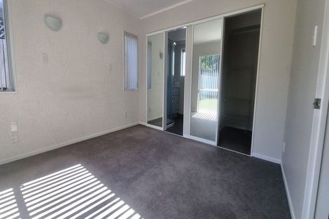 Photo of property in 11 Mako Street, West Harbour, Auckland, 0618