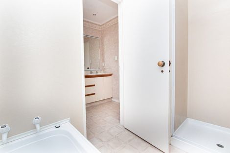 Photo of property in 2 Meridian Place, Flagstaff, Hamilton, 3210