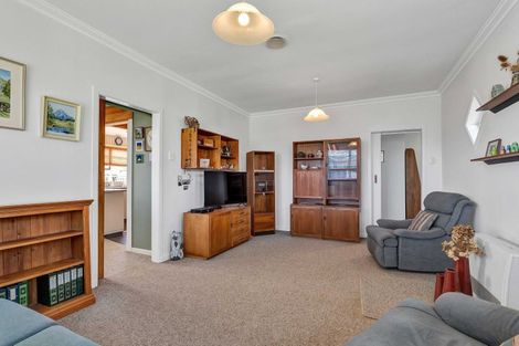 Photo of property in 125 Seaview Road, Westown, New Plymouth, 4310