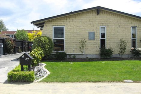 Photo of property in 27 Connemara Drive, Northwood, Christchurch, 8051