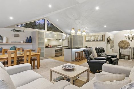 Photo of property in 64 Vipond Road, Stanmore Bay, Whangaparaoa, 0932