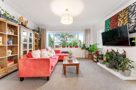 Photo of property in 36 Savoy Road, Glen Eden, Auckland, 0602
