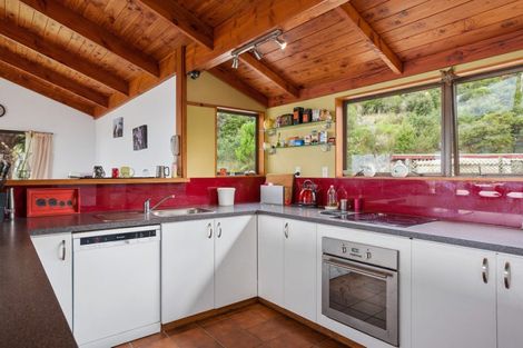 Photo of property in 8328 State Highway 35, Whanarua Bay, Te Kaha, 3199