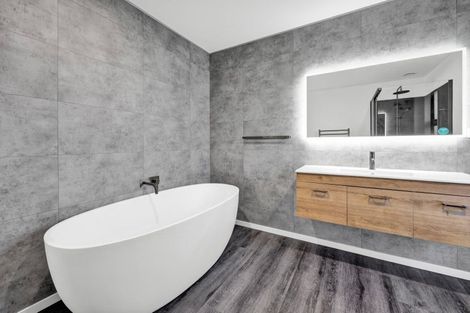 Photo of property in 21 Midsummer Avenue, Stratford, 4332