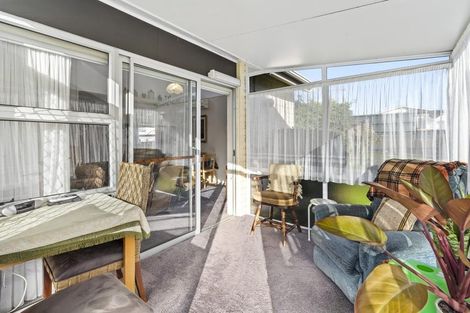 Photo of property in 2 Lemon Street, Strandon, New Plymouth, 4312