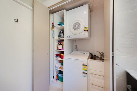 Photo of property in Wharenui Apartments, 274 Oriental Parade, Oriental Bay, Wellington, 6011