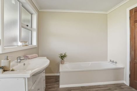 Photo of property in 28 Branksea Street, Kaitangata, 9210