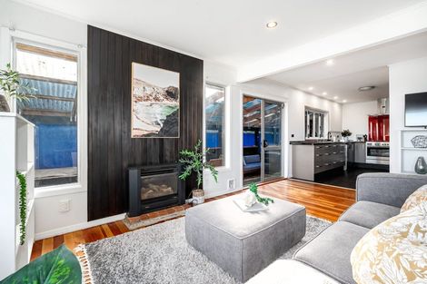 Photo of property in 142 Severn Street, Island Bay, Wellington, 6023