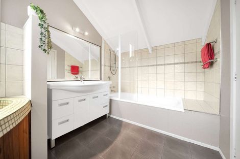 Photo of property in 10 Pompolona Street, Te Anau, 9600