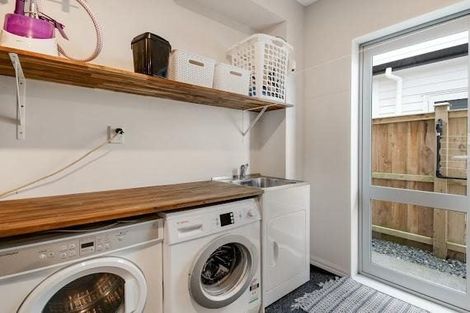 Photo of property in 140 Arran Point Parade, Orewa, 0931