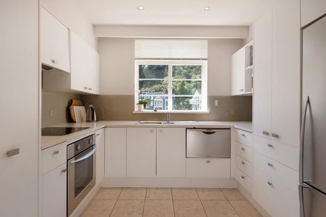 Photo of property in Wharenui Apartments, 274 Oriental Parade, Oriental Bay, Wellington, 6011