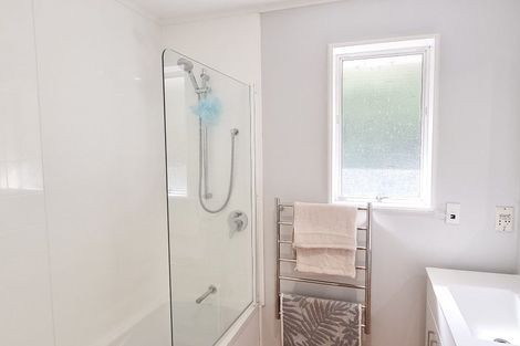 Photo of property in 23 Poneke Drive, Waikanae, 5036