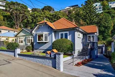 Photo of property in 54 Ferry Street, Seatoun, Wellington, 6022