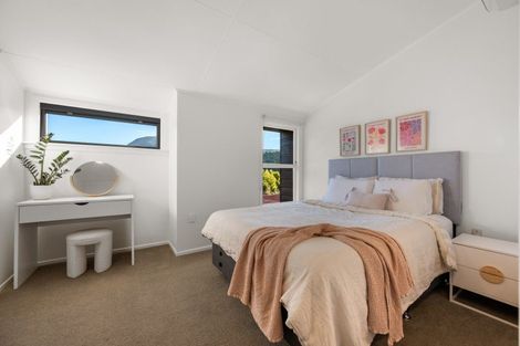 Photo of property in 33 Milton Terrace, Picton, 7220