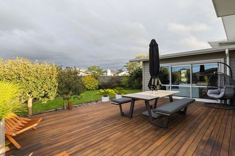 Photo of property in 3 Silicon Way, Fitzherbert, Palmerston North, 4410