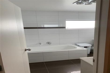 Photo of property in 65 Kirikiri Drive, Papakura, 2110