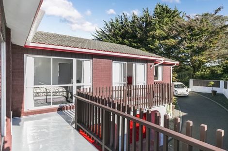 Photo of property in 6 Tree Top Lane, Paparangi, Wellington, 6037