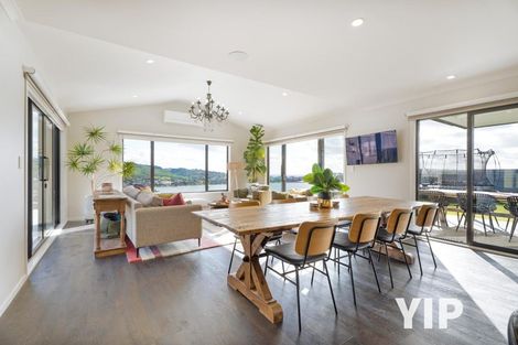 Photo of property in 10 Okupe Grove, Aotea, Porirua, 5024