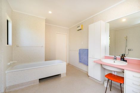 Photo of property in 106 Atawhai Road, Fitzherbert, Palmerston North, 4410