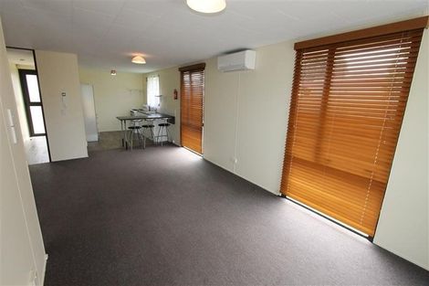 Photo of property in 8 Cameron Place, Ranui, Auckland, 0612