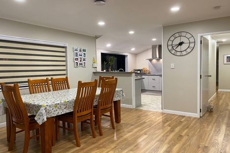 Photo of property in 18 Konini Road, Titirangi, Auckland, 0604