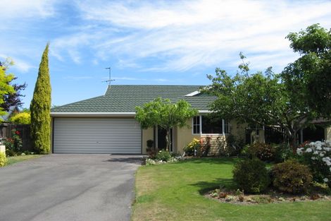 Photo of property in 2 Dorfold Mews, Avonhead, Christchurch, 8042