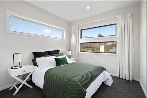 Photo of property in 14 Round Hill Rise, Cracroft, Christchurch, 8022