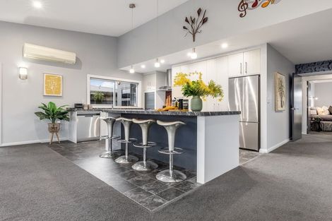 Photo of property in 6a Queenwood Road, Levin, 5510