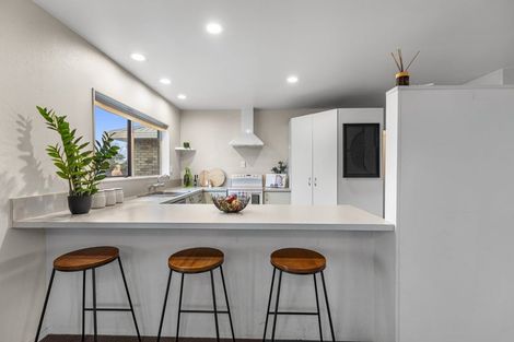 Photo of property in 72 Evans Road, Papamoa Beach, Papamoa, 3118