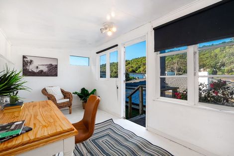 Photo of property in 142 Severn Street, Island Bay, Wellington, 6023