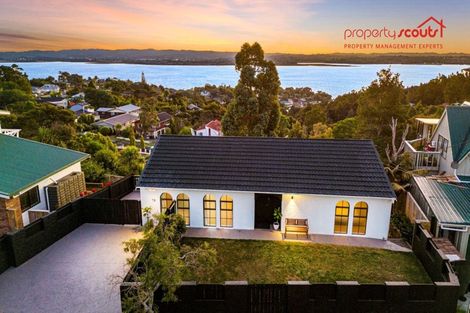 Photo of property in 2/78 Rangatira Road, Beach Haven, Auckland, 0626